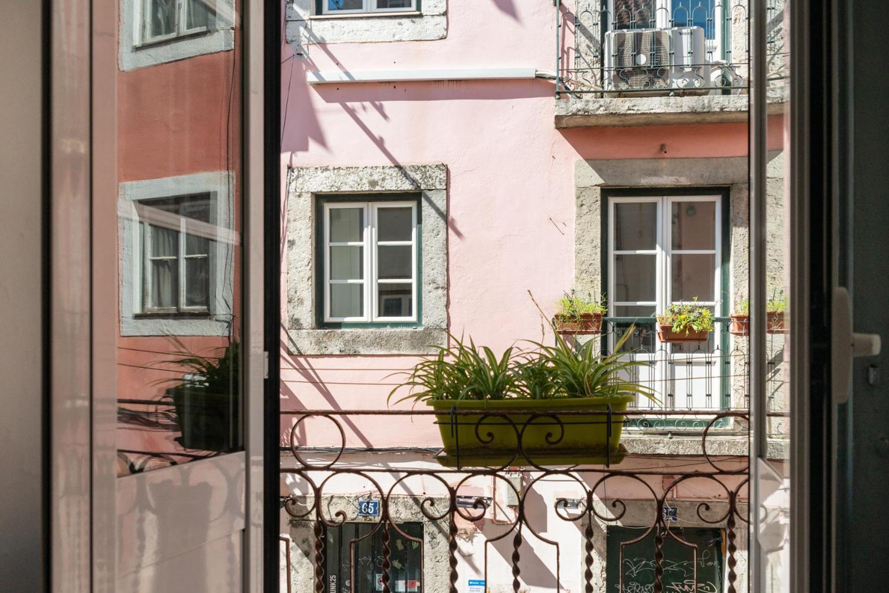 Apartment In Bairro Alto 1 - Lisbon Charm Eksteriør billede